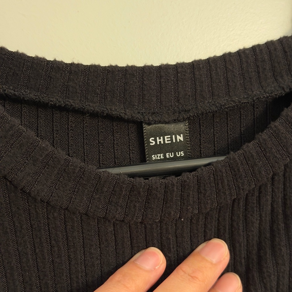 SHEIN Black Ribbed Knit Top